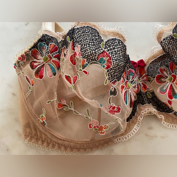 Sawren Intimates | European Lace Lingerie Set, Size 32E Top & Size Small Bottoms - Picture 7 of 15